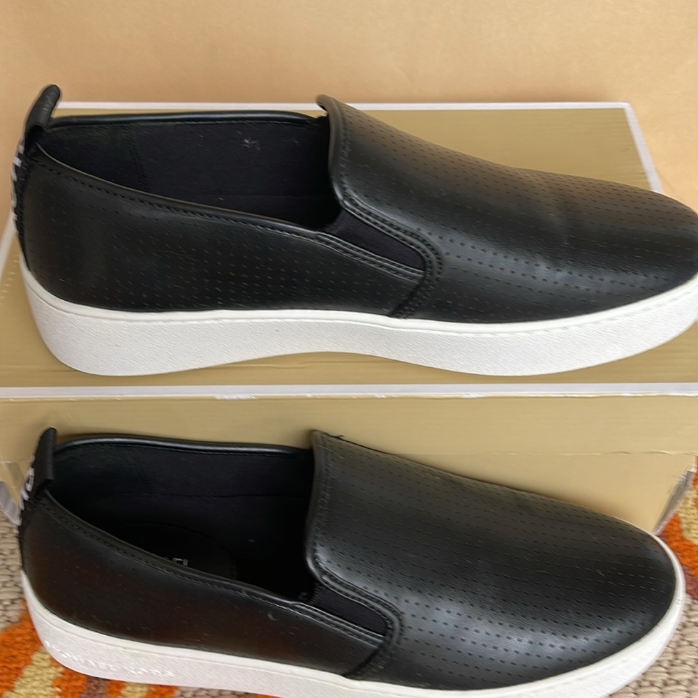 Michael Kors TEDDI SLIP ON NAPPA PU PERFORATED 4959TDFP4L NIB Platforms Sneakers - Picture 2 of 16